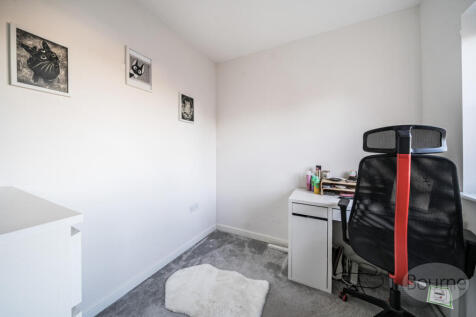 d58dcd80-1de3-41d...