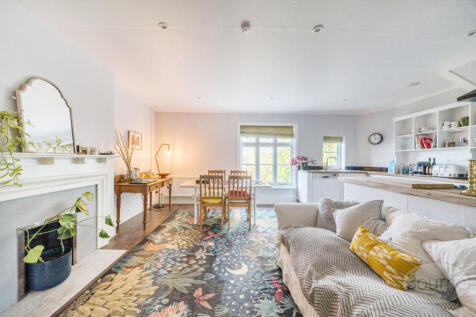 2f4a8cf9-978f-4de...