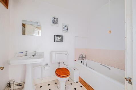 33 Cornwallis Crescent-15.jpg