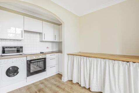 Living Area/Kitchen