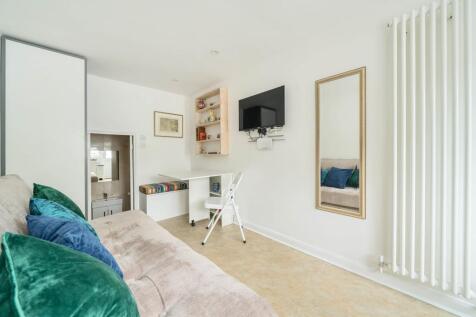 Reception/Bedroom/Kitchen