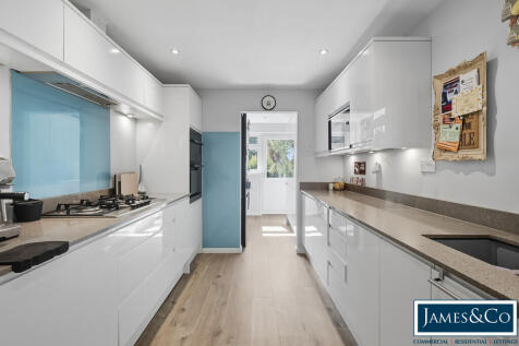 42woodviewroadp