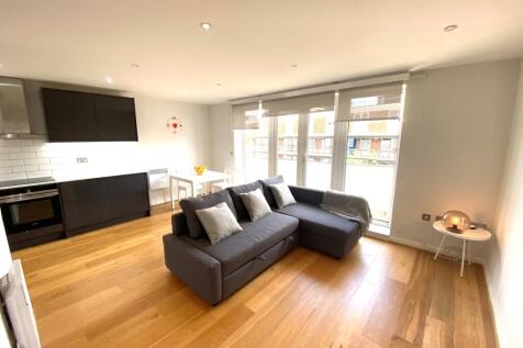 12SH Living square