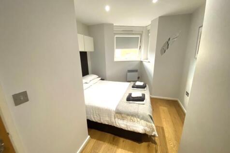12SH Main bedroom