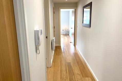 12Sh hallway