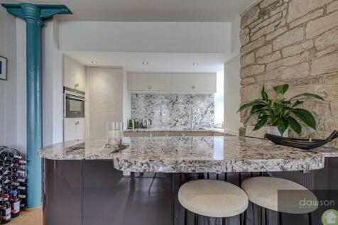 Lounge/Dining/Kitchen