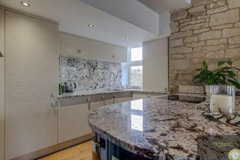 Lounge/Dining/Kitchen