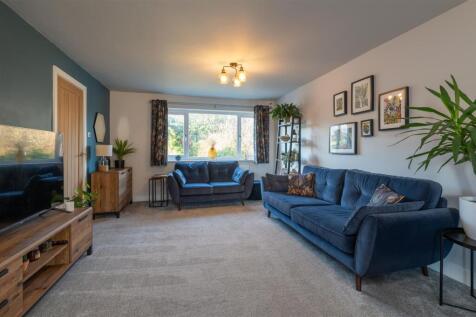 Lounge/Dining/Kitchen