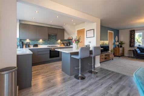 Lounge/Dining/Kitchen