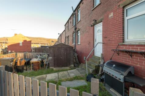 03 - 72 Whitwell Green Lane HX5 9EG.jpg