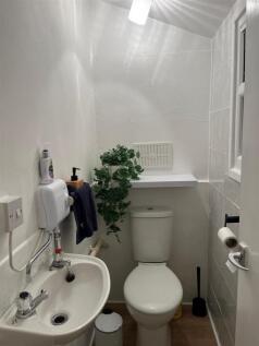 Beauty salon toilet.jpg
