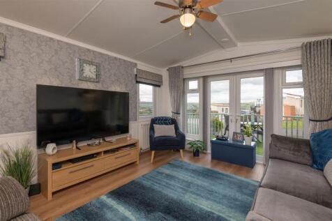 Lounge/Kitchen