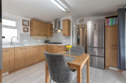 Lounge/Kitchen