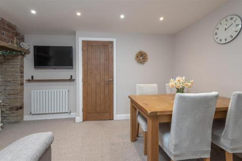 Dining Room/Snug