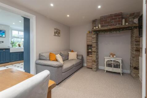 Dining Room/Snug