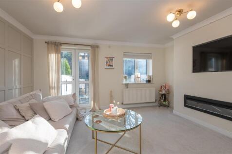 08 - 3 Rosevale View HX6 2DW.jpg