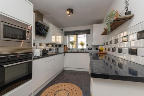 17 - 3 Rosevale View HX6 2DW.jpg