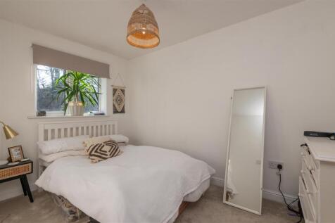 21 - 3 Rosevale View HX6 2DW.jpg