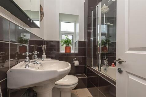 15 - 181 Stainland Road HX4 9AJ.jpg
