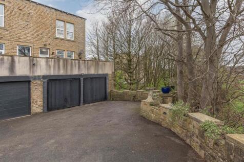 38 - 181 Stainland Road HX4 9AJ.jpg