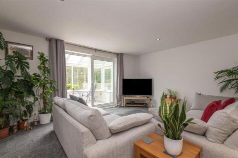 Lounge/Kitchen