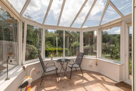 05 - 6 Copley Close HX3 0TR.jpg