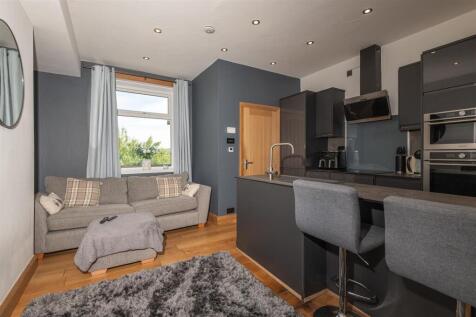 Lounge/Kitchen