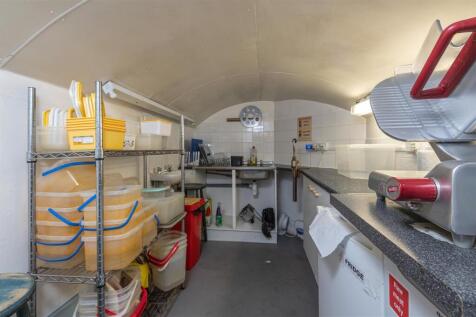 14 - 64 Huddersfield Road HX5 9AA.jpg