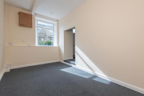 08 - 21 Saville Road HX5 0LA.jpg