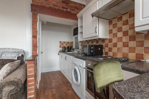 Lounge/Kitchen
