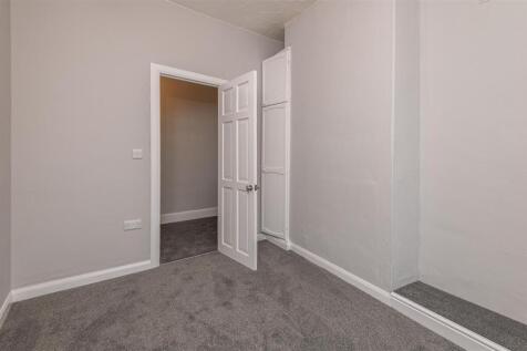 16 - 7 Clay House Lane HX4 8AW.jpg