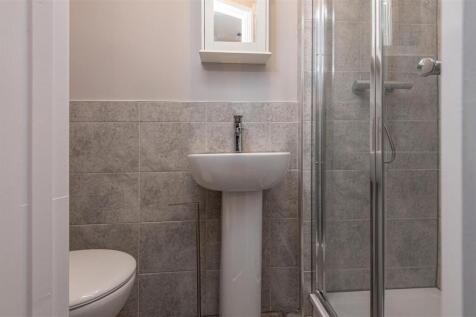 22 - 7 Clay House Lane HX4 8AW.jpg