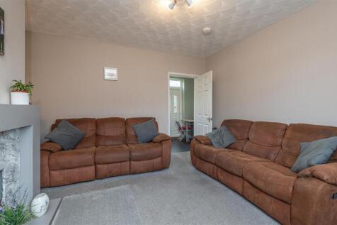 19 - 50 Pollitt Ave HX6 1LE.jpg