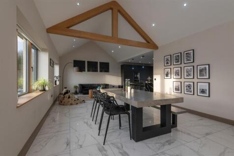 Open plan living/dining/kitchen