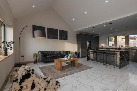 Open plan living/dining/kitchen