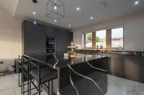 Open plan living/dining/kitchen