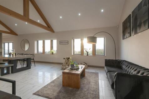 Open plan living/dining/kitchen
