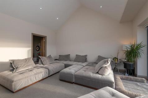 Open plan living/dining/kitchen