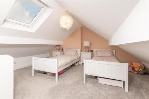 36 - 6 Lindwell Grove HX4 8AT.jpg