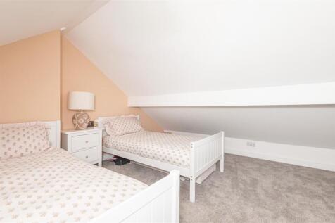 37 - 6 Lindwell Grove HX4 8AT.jpg