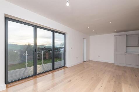 44 - 99B Knowl Road WF14 9RQ.jpg