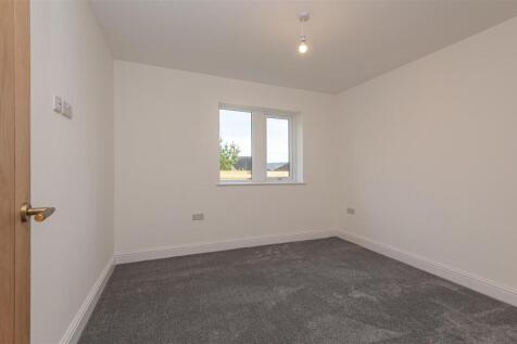 28 - 99B Knowl Road WF14 9RQ.jpg