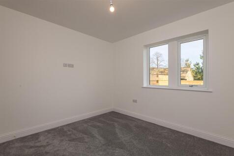 30 - 99B Knowl Road WF14 9RQ.jpg