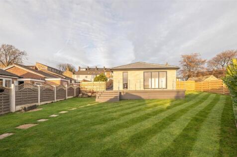 11 - 99B Knowl Road WF14 9RQ.jpg