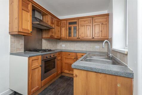 12 - 10 John Street HX4 8AR.jpg