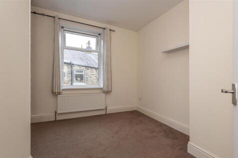 22 - 10 John Street HX4 8AR.jpg