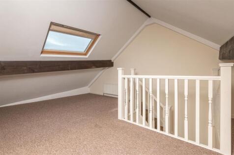 31 - 10 John Street HX4 8AR.jpg