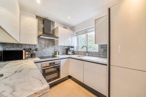 1369287-8-68f20df...