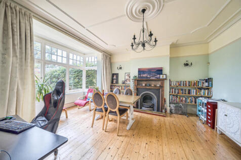 1364094-11-68e6a0...