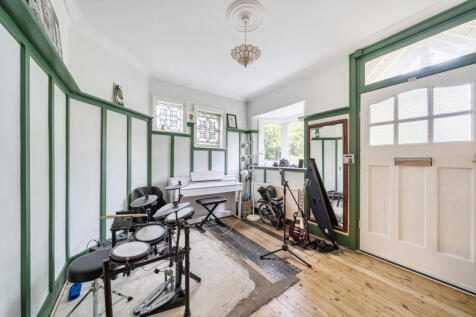 1364094-12-68e6a0...